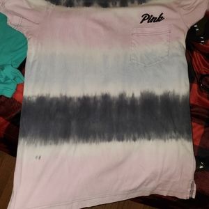 pink tee